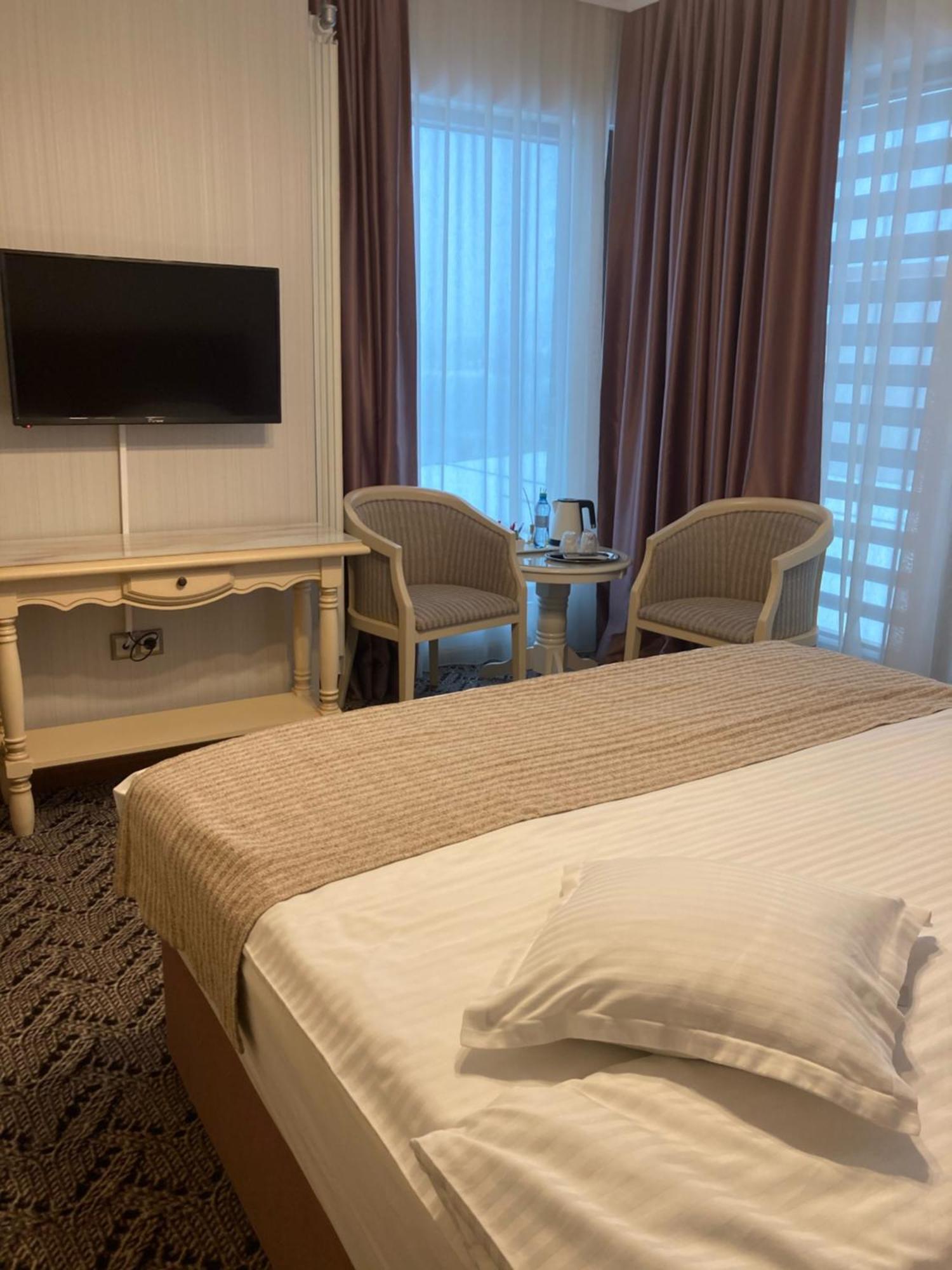 Hotel Roser House Boutique - Pe Malul Lacului Colibita Colibiţa Quarto foto